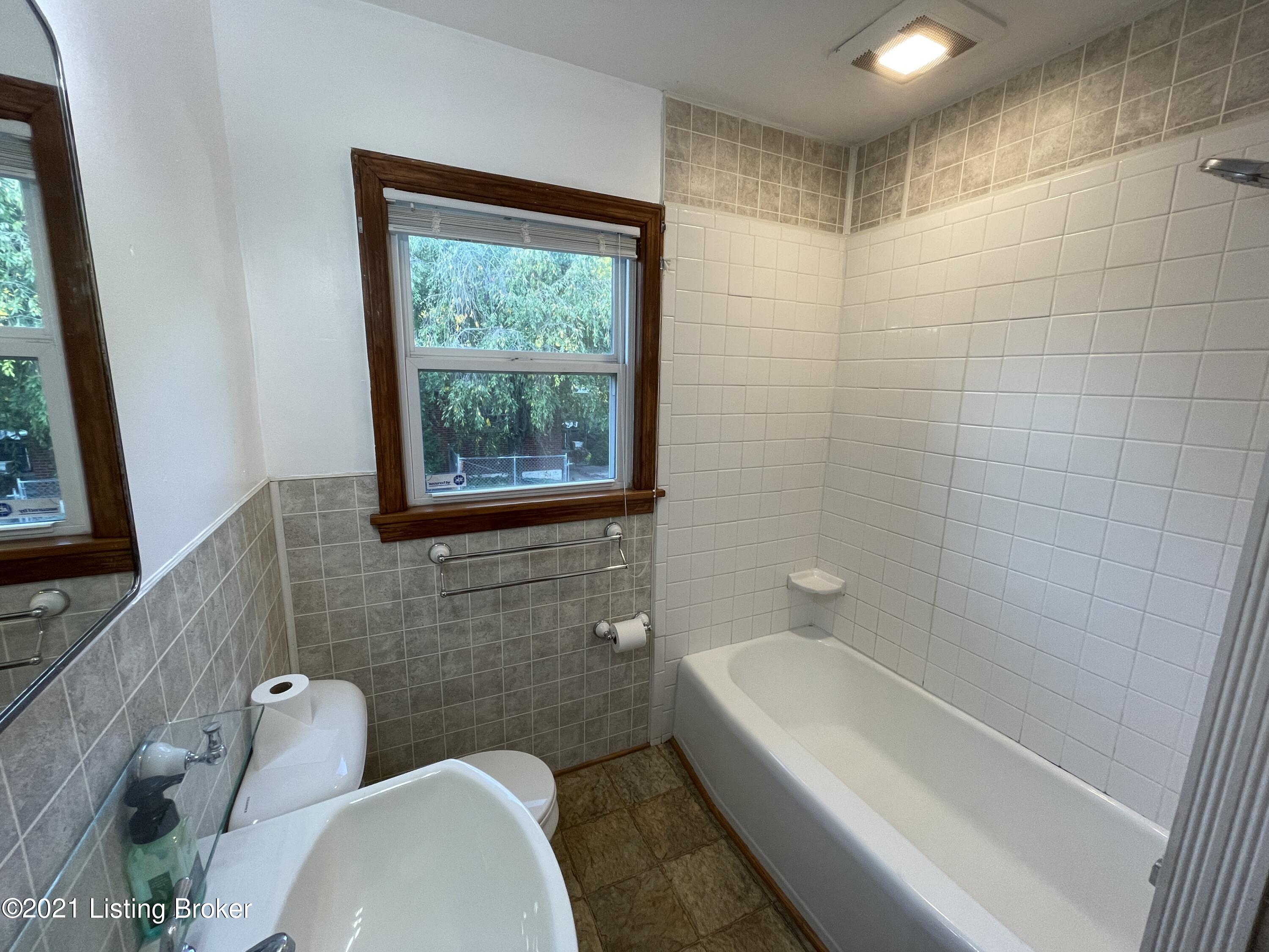 3402 Bardstown Road Elizabethtown, KY 42701 - Photo 32 of 49 IMG_4744