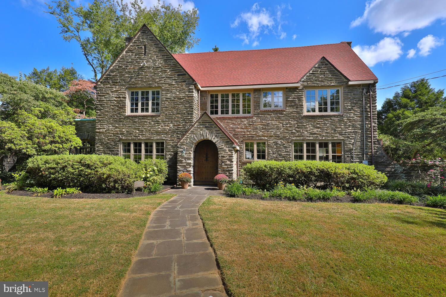 3803 The Oak Road Philadelphia, PA 19129 - Photo 1 of 81 Gallery Image 1