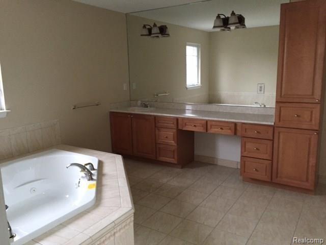 3855 Quarton Road Bloomfield Hills, MI 48302 - Photo 9 of 10 image24.jpg