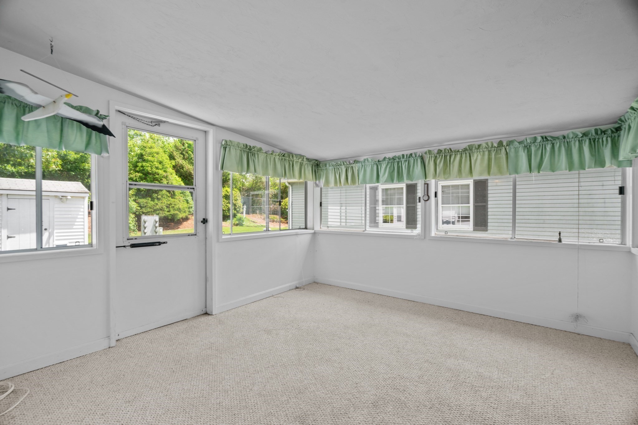 23 Castle Road Attleboro, MA 02703 - Photo 28 of 38 Gallery Image 28