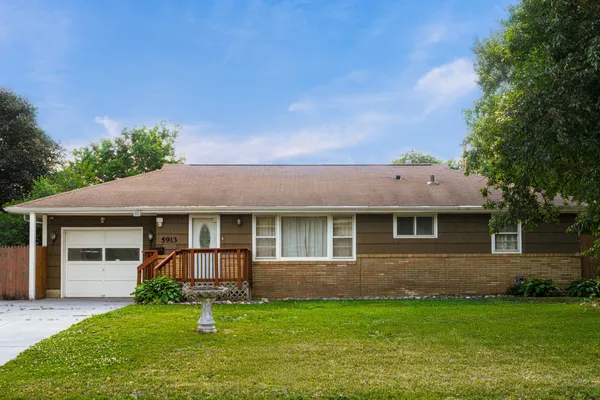 $324,900 | 5913 North Colfax Avenue, Brooklyn Center, MN 55430