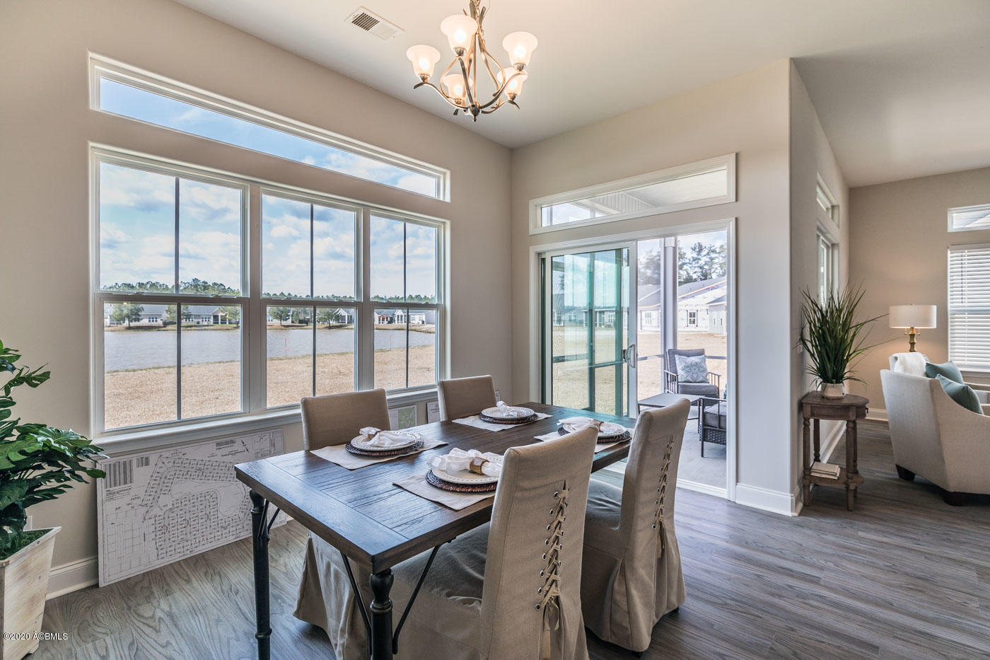 669 Fort Sullivan Drive Ridgeland, SC 29936 - Photo 17 of 42 17 Dining