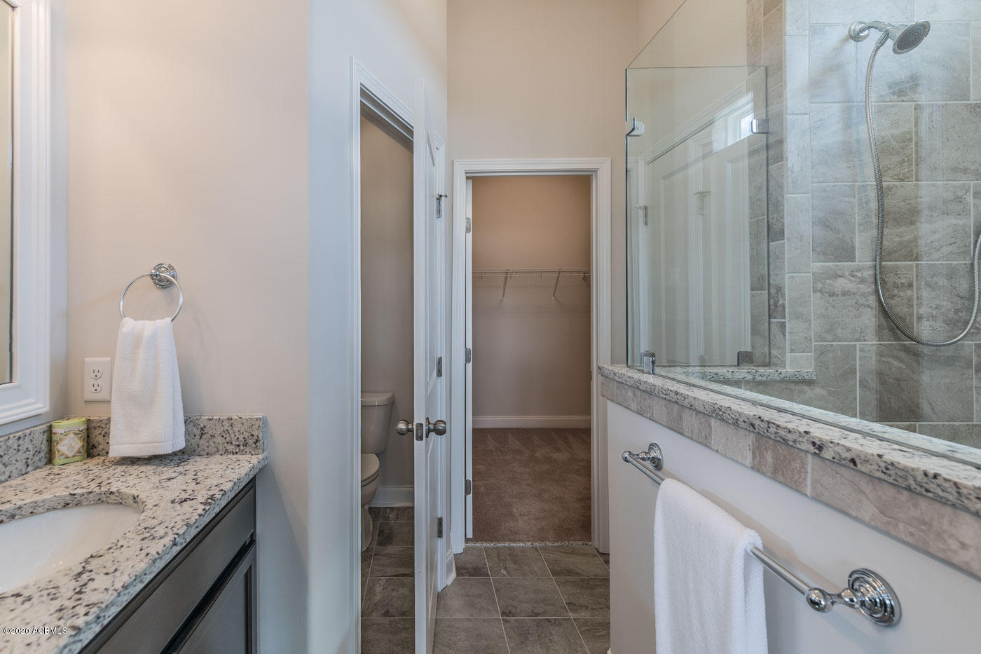 669 Fort Sullivan Drive Ridgeland, SC 29936 - Photo 25 of 42 25 Master suite
