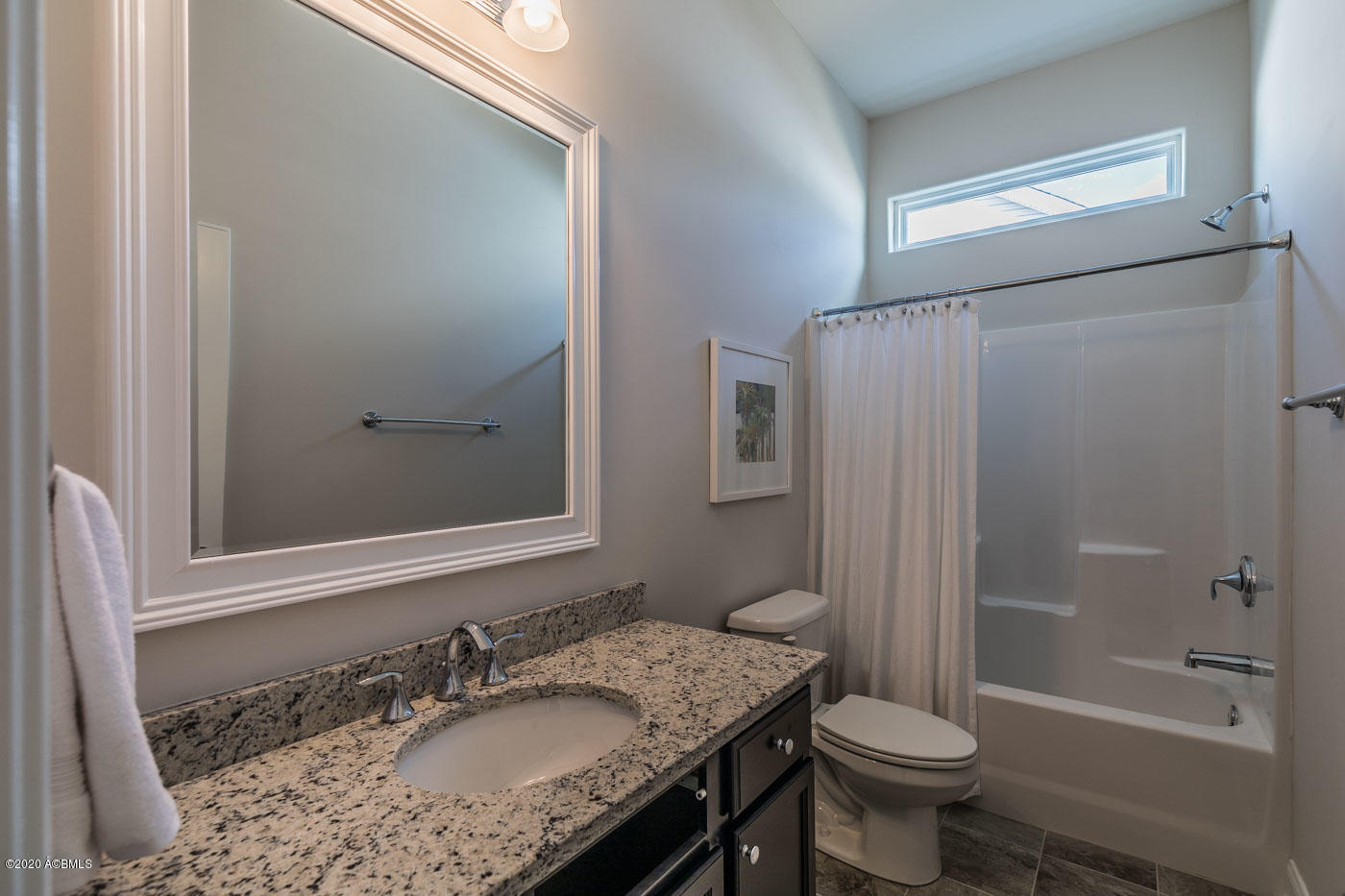 669 Fort Sullivan Drive Ridgeland, SC 29936 - Photo 34 of 42 34 Guest bath