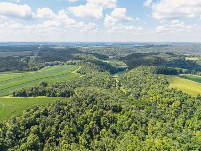 $682,500 | 16195-3 Coy, Viola, WI 54664