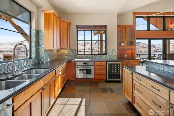 $2,000,000 | 232 Crystal Drive, Chelan, WA 98816