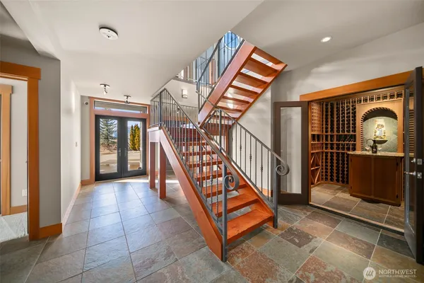 $2,000,000 | 232 Crystal Drive, Chelan, WA 98816