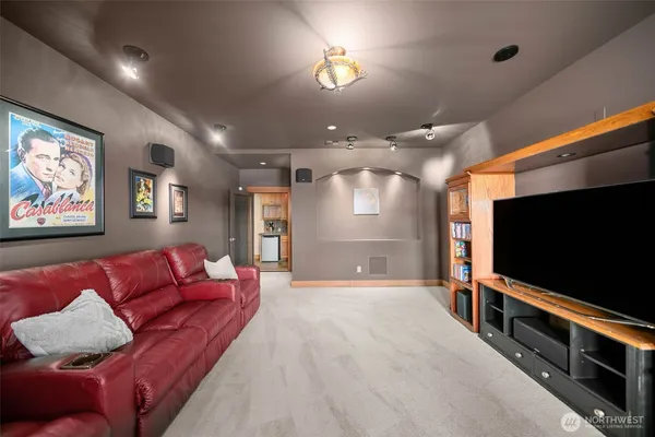 $2,000,000 | 232 Crystal Drive, Chelan, WA 98816