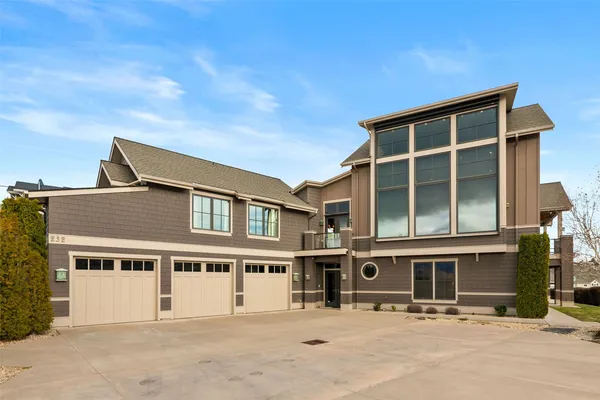 $2,000,000 | 232 Crystal Drive, Chelan, WA 98816