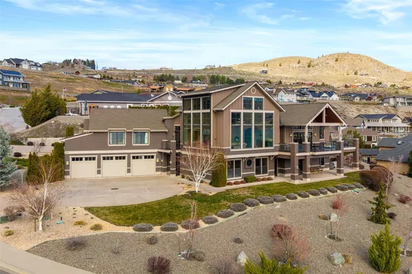 $2,000,000 | 232 Crystal Drive, Chelan, WA 98816