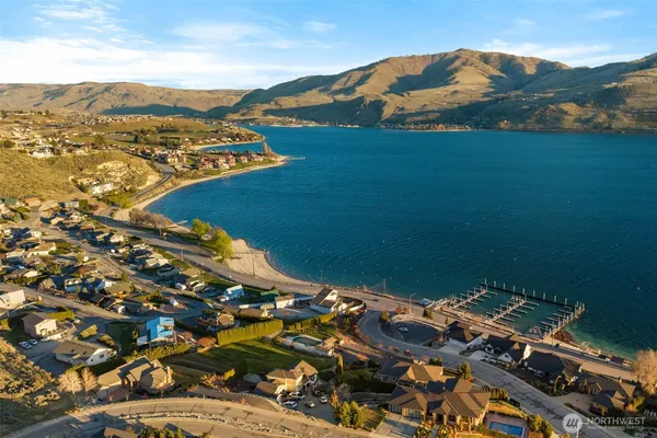 $2,000,000 | 232 Crystal Drive, Chelan, WA 98816