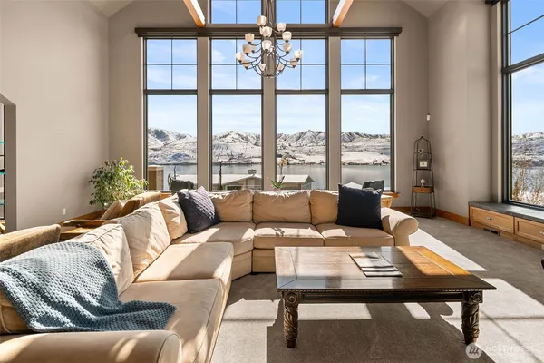 $2,000,000 | 232 Crystal Drive, Chelan, WA 98816