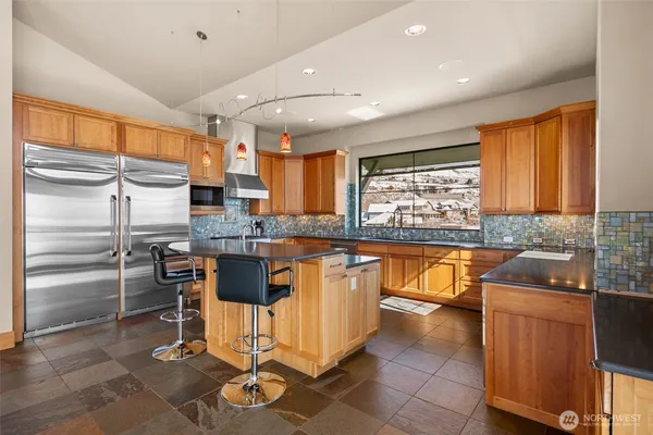 $2,000,000 | 232 Crystal Drive, Chelan, WA 98816