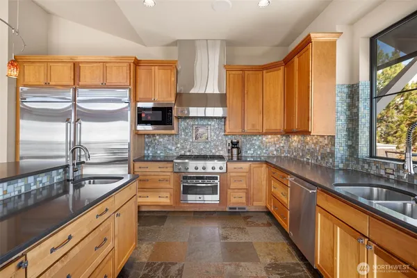 $2,000,000 | 232 Crystal Drive, Chelan, WA 98816