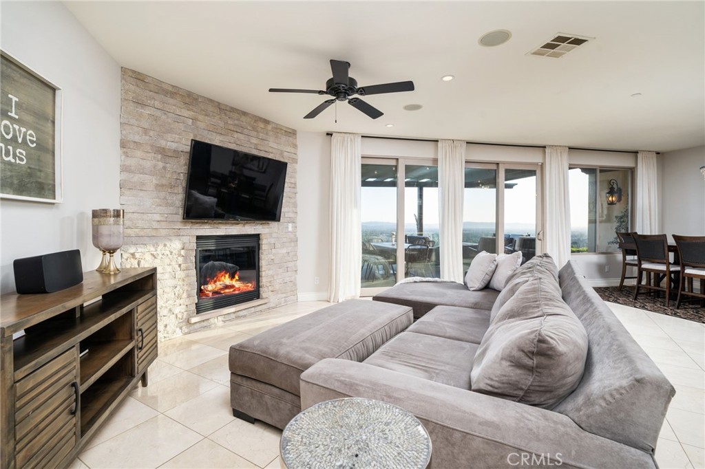388 Conifer Road Glendora, CA 91741 - Photo 10 of 72 Gallery Image 10