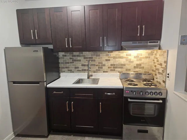 $1,975 | 108-110 Orinoco Drive, Unit 1C, Brightwaters, NY 11718