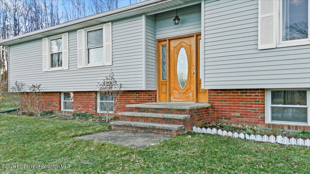 133 Shust Road Carbondale, PA 18407 - Photo 2 of 46 Front door