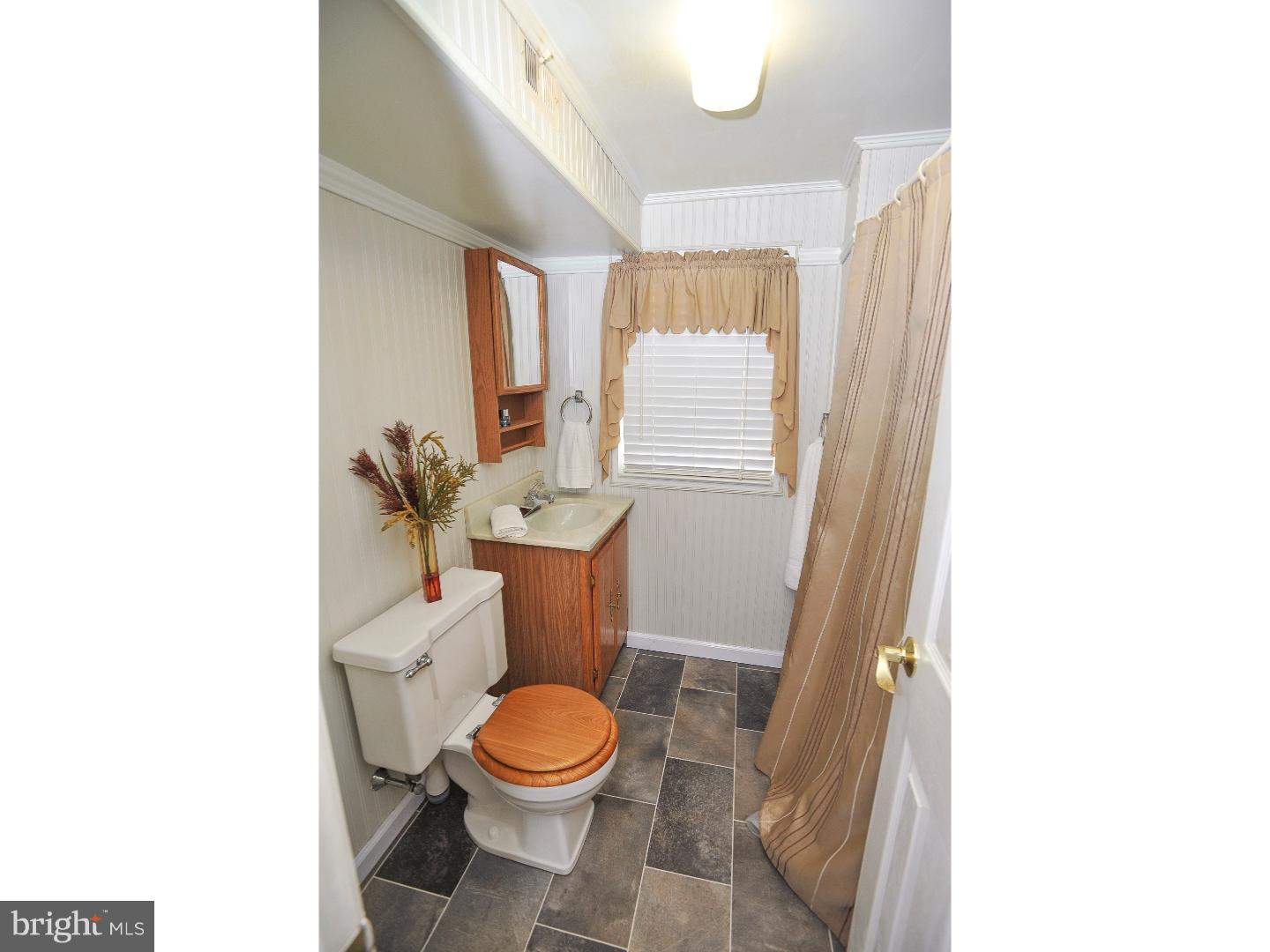 3348 Red Lion Road Philadelphia, PA 19114 - Photo 14 of 25 Bathroom