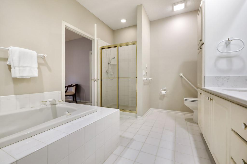 1900 Victoria Road South, Unit P Mendota Heights, MN 55118 - Photo 14 of 35 Gallery Image 14