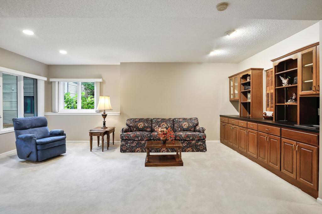1900 Victoria Road South, Unit P Mendota Heights, MN 55118 - Photo 16 of 35 Gallery Image 16