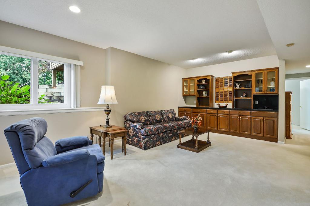 1900 Victoria Road South, Unit P Mendota Heights, MN 55118 - Photo 18 of 35 Gallery Image 18