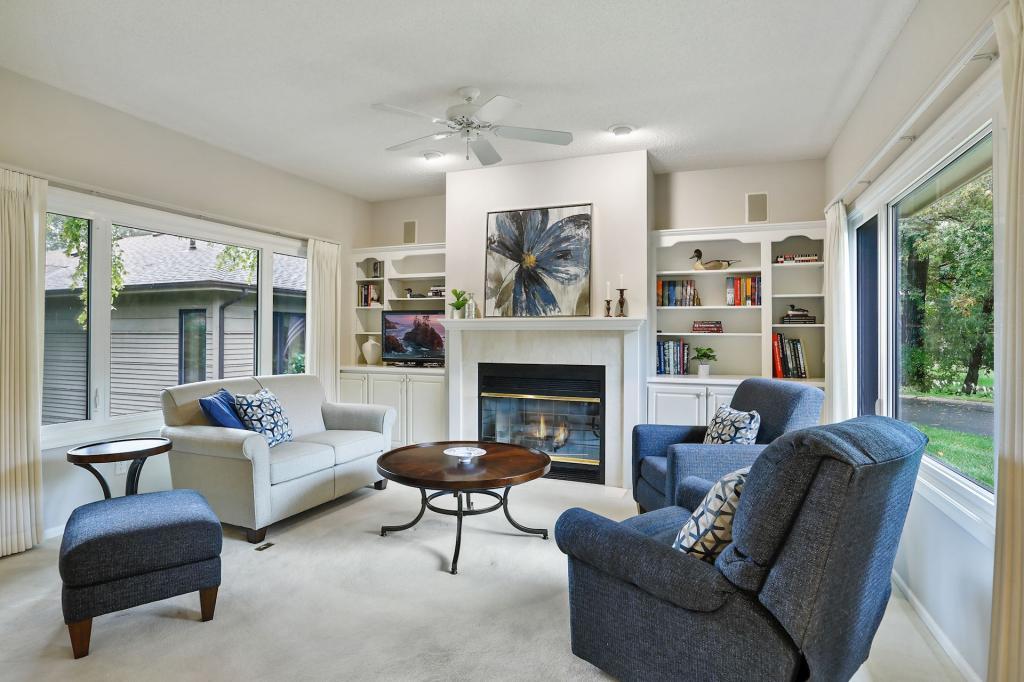 1900 Victoria Road South, Unit P Mendota Heights, MN 55118 - Photo 3 of 35 Gallery Image 3