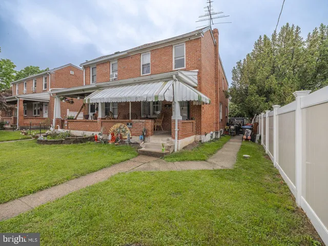 $213,000 | 909 Noble Street, Norristown, PA 19401