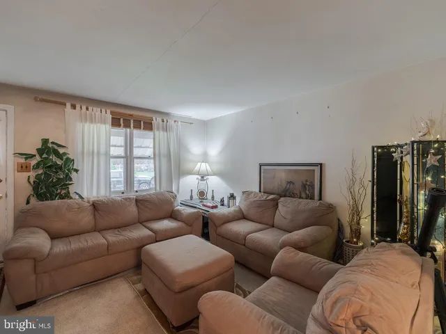 $213,000 | 909 Noble Street, Norristown, PA 19401