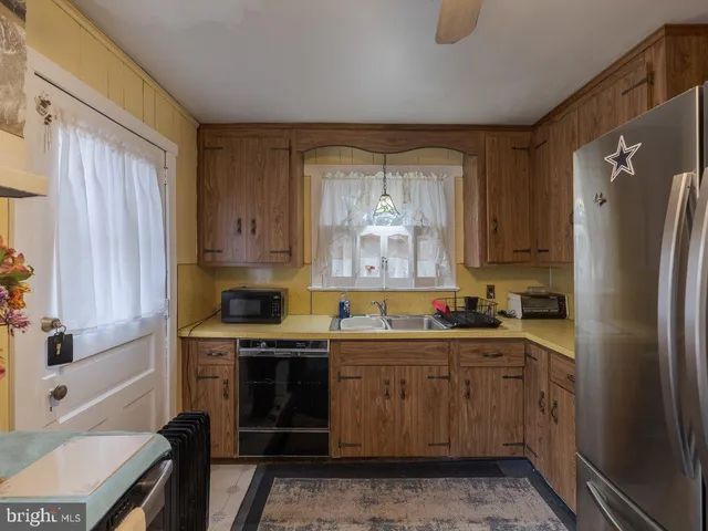 $213,000 | 909 Noble Street, Norristown, PA 19401