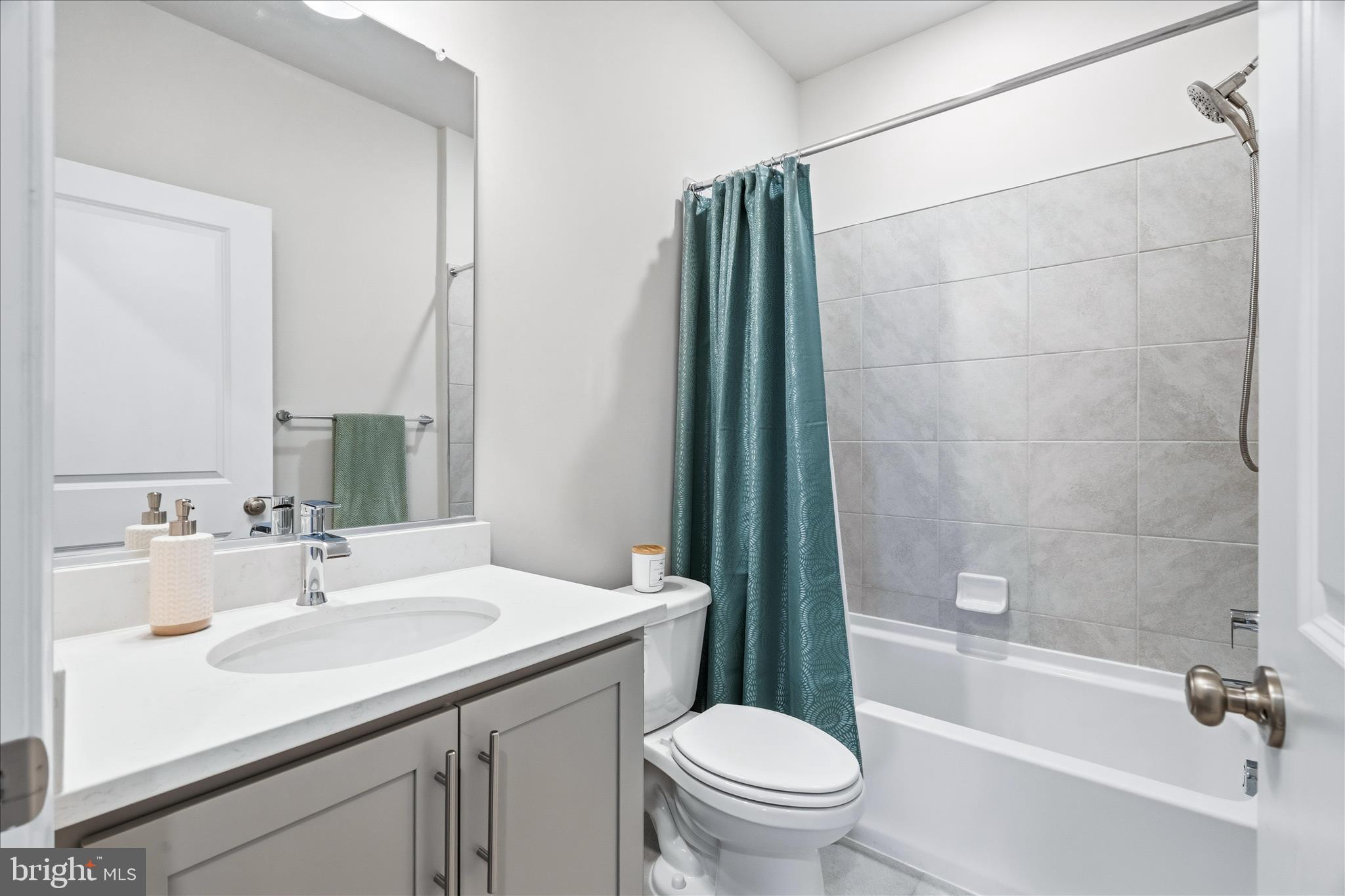 415 Union Street Frederick, MD 21701 - Photo 15 of 28 Main Level Full Bath