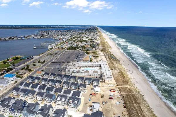 $519,000 | 438 Highway 35, Unit 1202, Mantoloking, NJ 08738