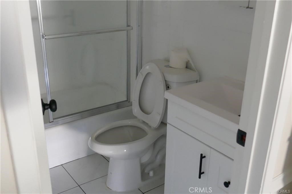 700 West 3rd Street, Unit B206 Santa Ana, CA 92701 - Photo 8 of 11