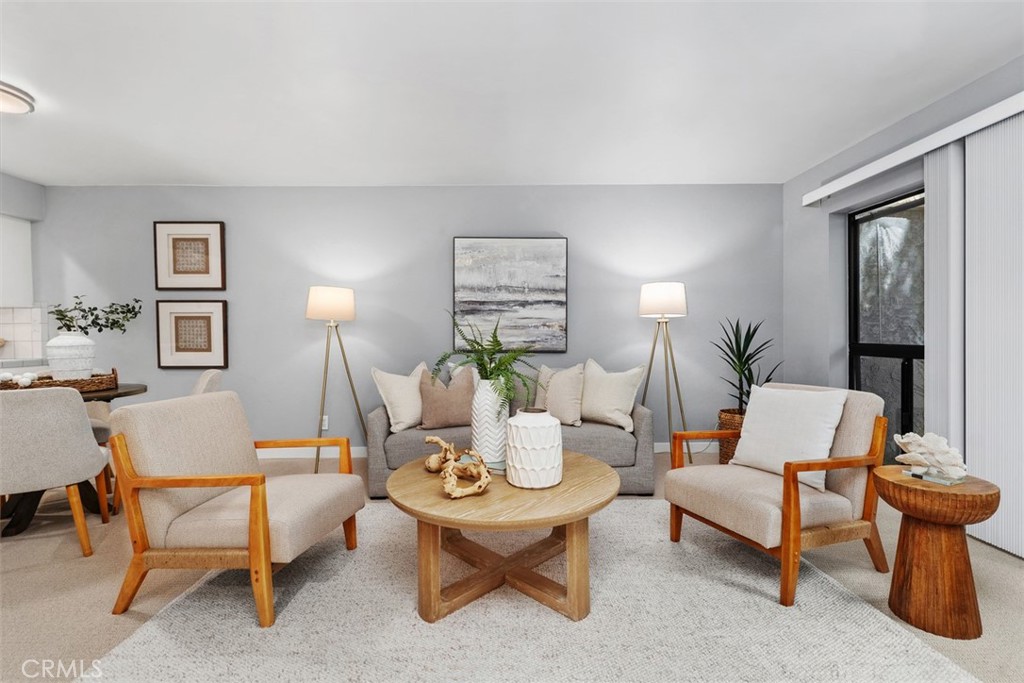 12300 Montecito Road, Unit 39 Seal Beach, CA 90740 - Photo 10 of 41 Living Room