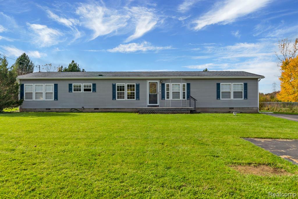 8145 North Lewis Road Mount Morris, MI 48458 - Photo 1 of 28