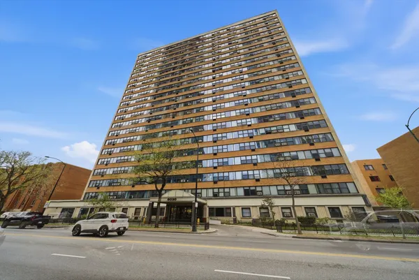 $1,800 | 6030 North Sheridan Road, Unit 1912, Chicago, IL 60660