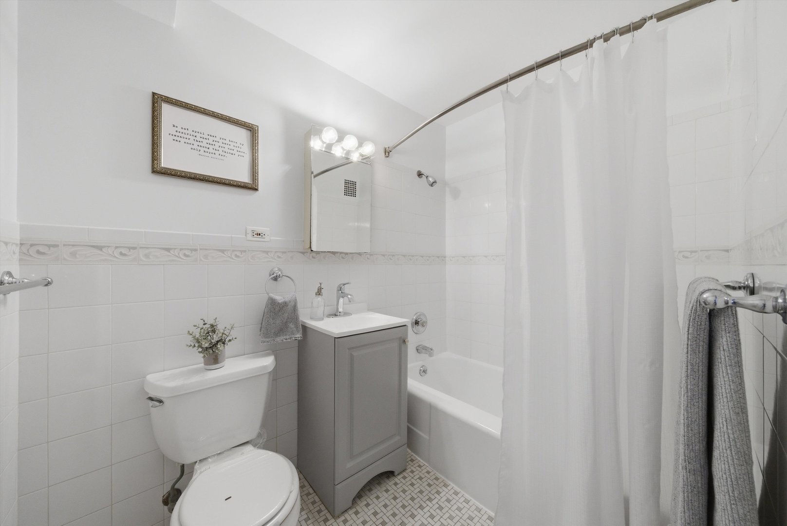 6030 North Sheridan Road, Unit 1912 Chicago, IL 60660 - Photo 11 of 17