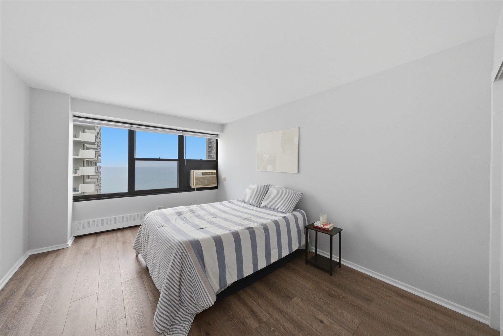 6030 North Sheridan Road, Unit 1912 Chicago, IL 60660 - Photo 12 of 17