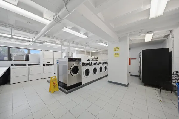 $1,800 | 6030 North Sheridan Road, Unit 1912, Chicago, IL 60660