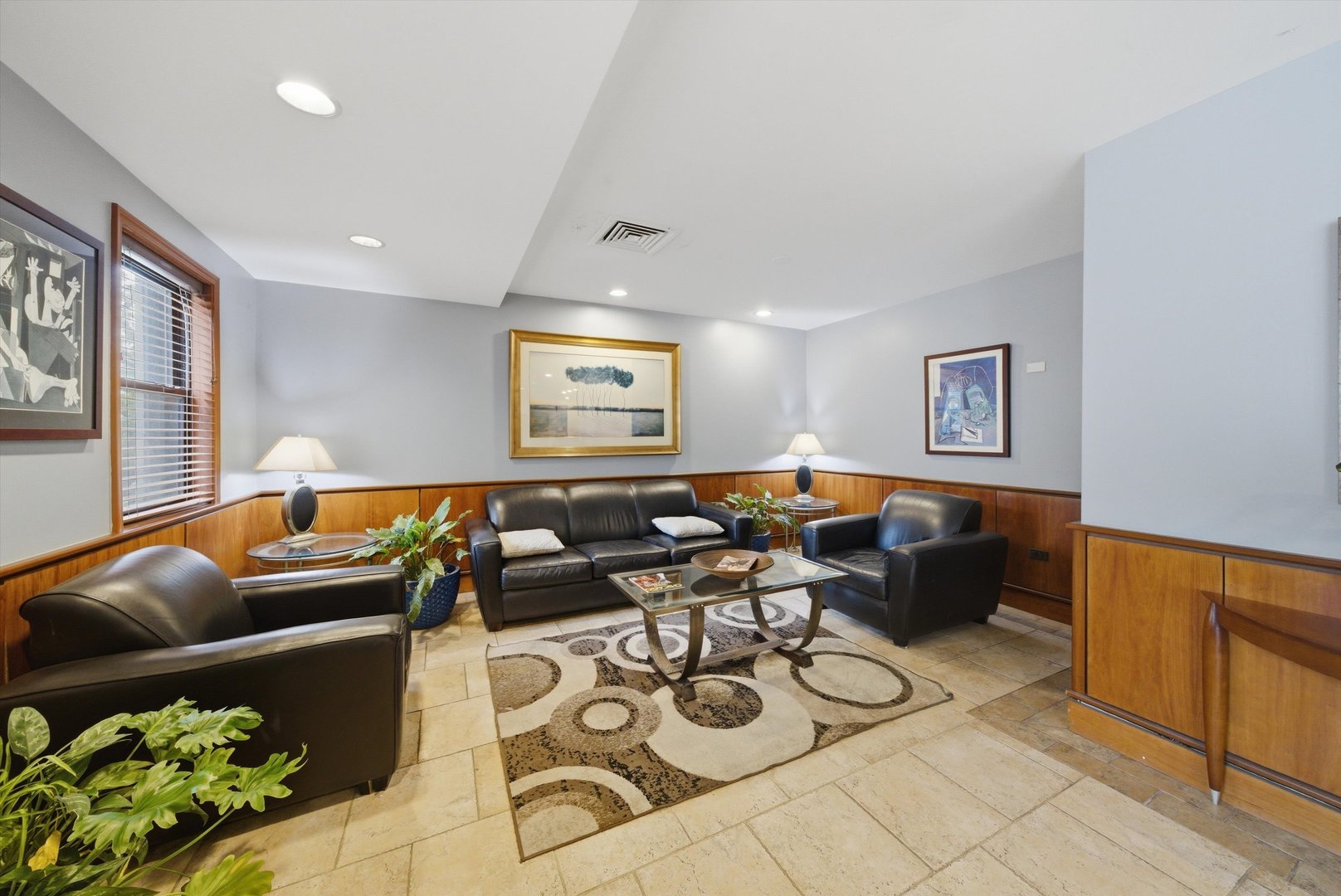 6030 North Sheridan Road, Unit 1912 Chicago, IL 60660 - Photo 2 of 17