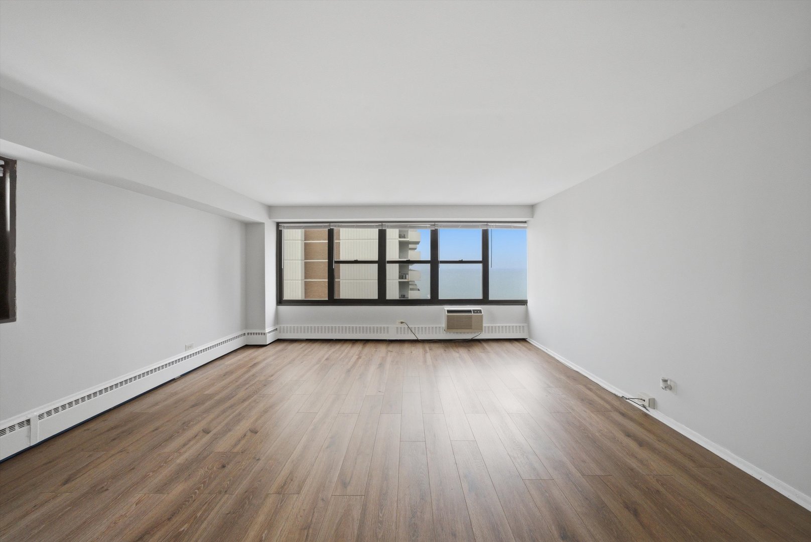6030 North Sheridan Road, Unit 1912 Chicago, IL 60660 - Photo 5 of 17