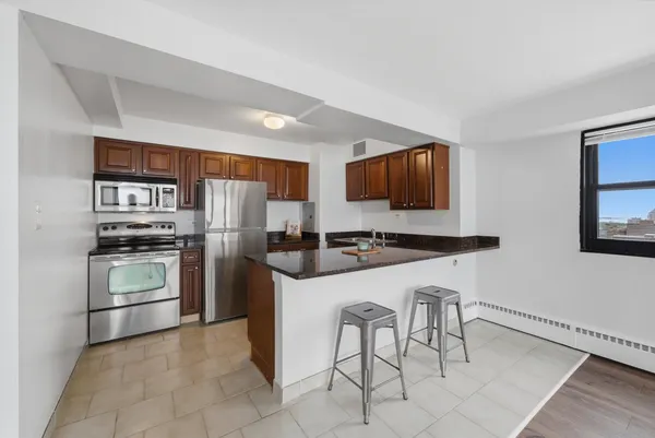 $1,800 | 6030 North Sheridan Road, Unit 1912, Chicago, IL 60660