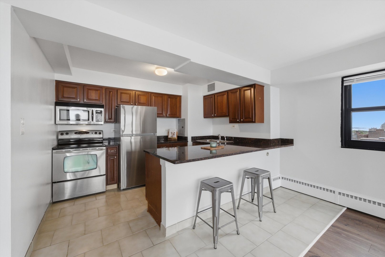 6030 North Sheridan Road, Unit 1912 Chicago, IL 60660 - Photo 7 of 17