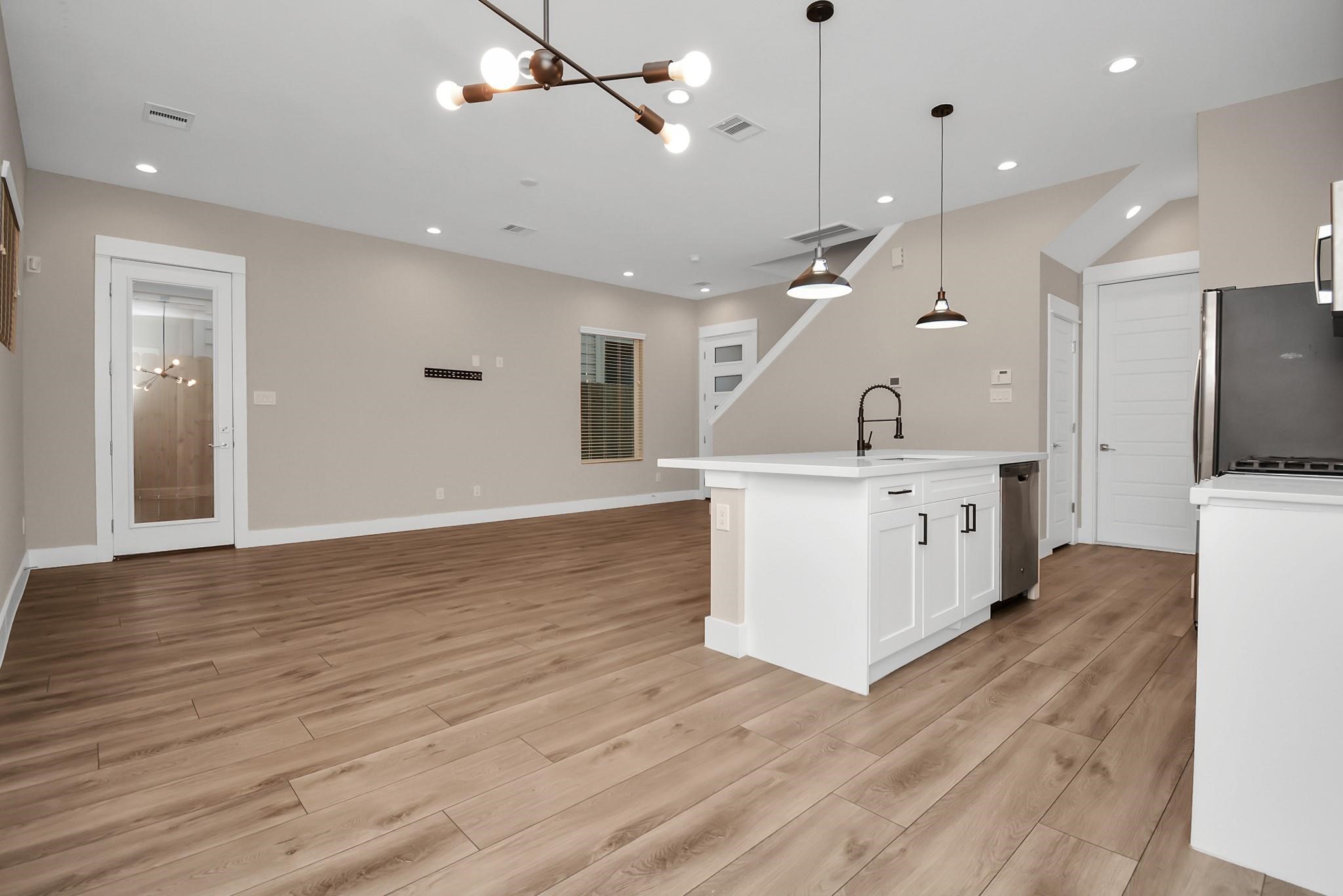 1235 West Tidwell Road Houston, TX 77091 - Photo 9 of 27