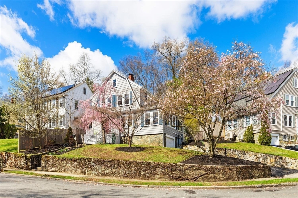 98 West Border Road Malden, MA 02148 - Photo 4 of 42 Gallery Image 4
