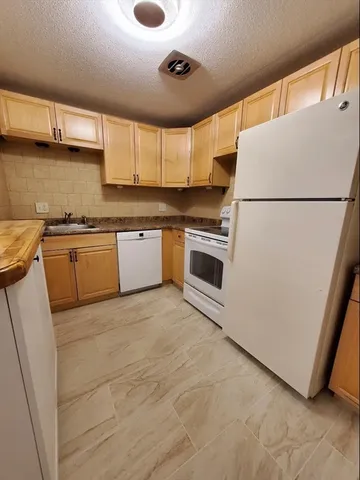 $2,395 | A2 Colonial Drive, Unit 10, Andover, MA 01810