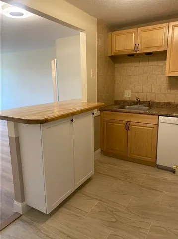 $2,395 | A2 Colonial Drive, Unit 10, Andover, MA 01810