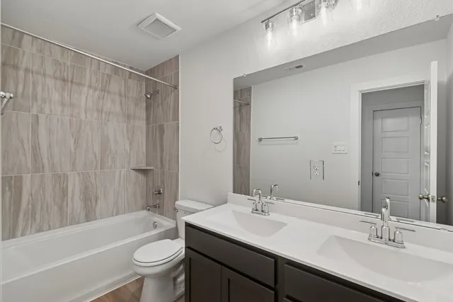 $284,990 | 624 Roaring Fls Drive, Willis, TX 77378