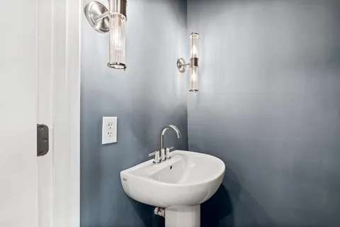 $439,000 | 4006 Holland Avenue, Unit D, Dallas, TX 75219