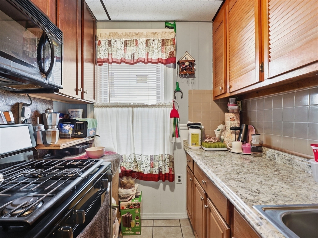 30-32 Exeter Street Lawrence, MA 01843 - Photo 21 of 36