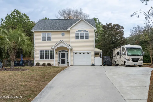 $745,000 | 312 Cape Fear Loop, Emerald Isle, NC 28594